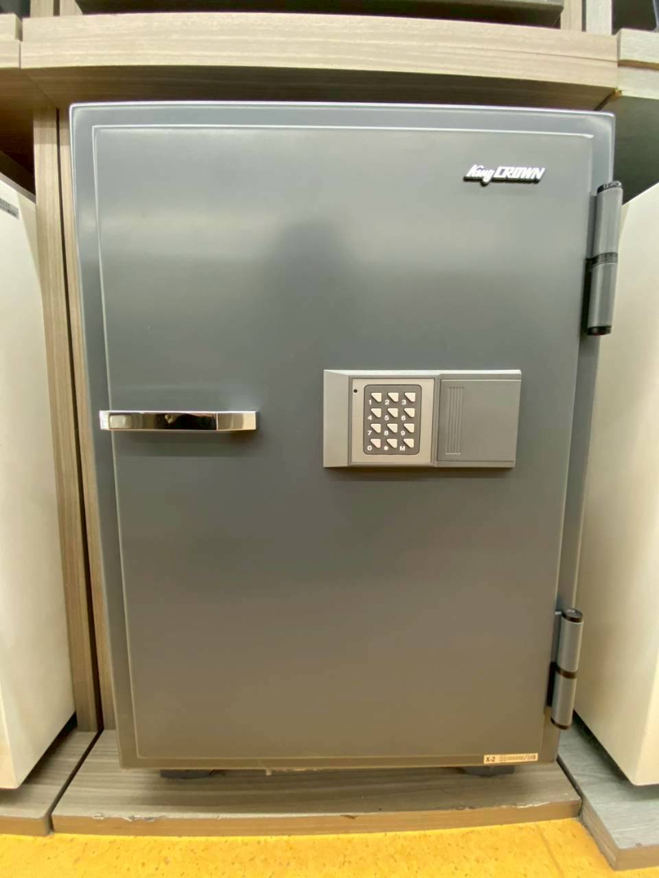 【取扱い：宜野湾店】日本アイエスケイ　耐火金庫　テンキー式　KS-50E